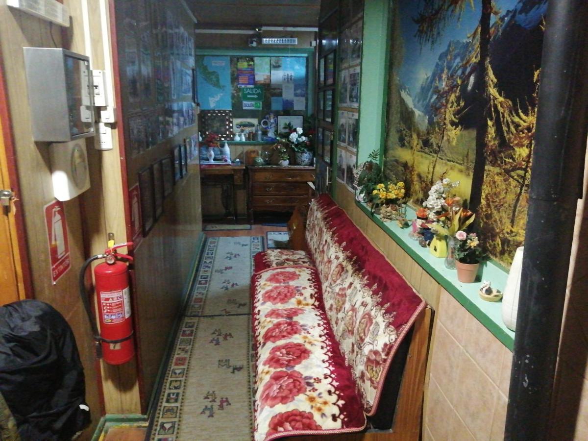 Alojamiento Familiar Rey Bed and Breakfast Punta Arenas Buitenkant foto