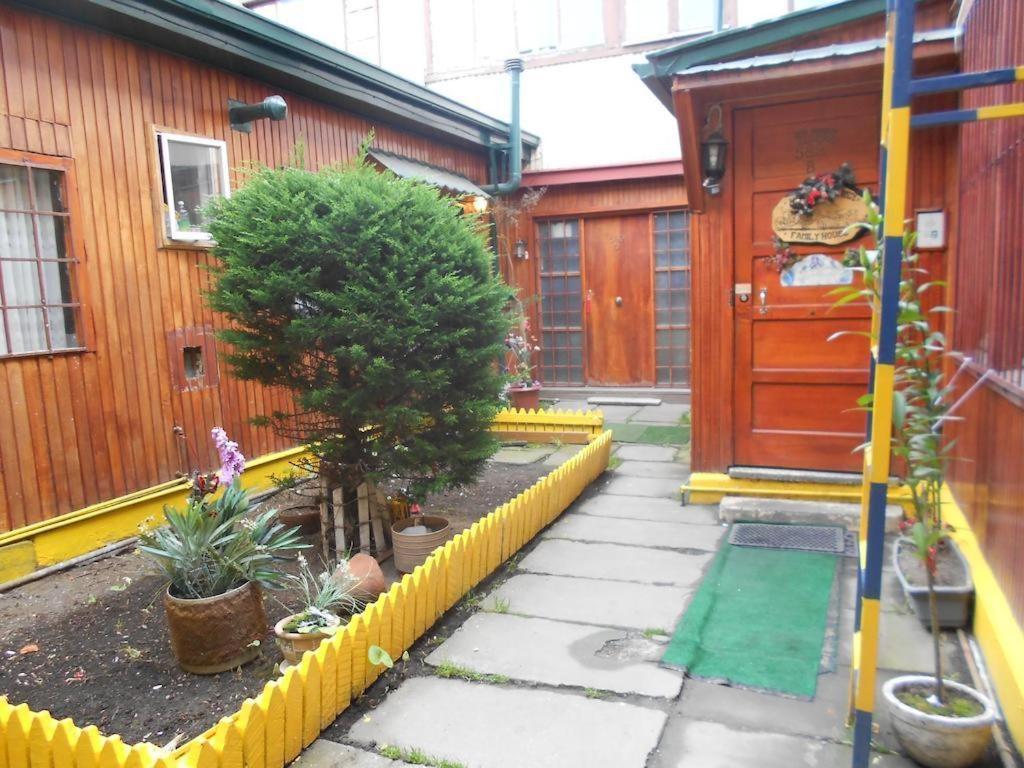 Alojamiento Familiar Rey Bed and Breakfast Punta Arenas Buitenkant foto